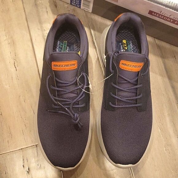 SKECHERS, 🇺🇸 9 - Picture 1 of 4